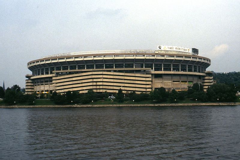 Nissan Stadium - Wikipedia