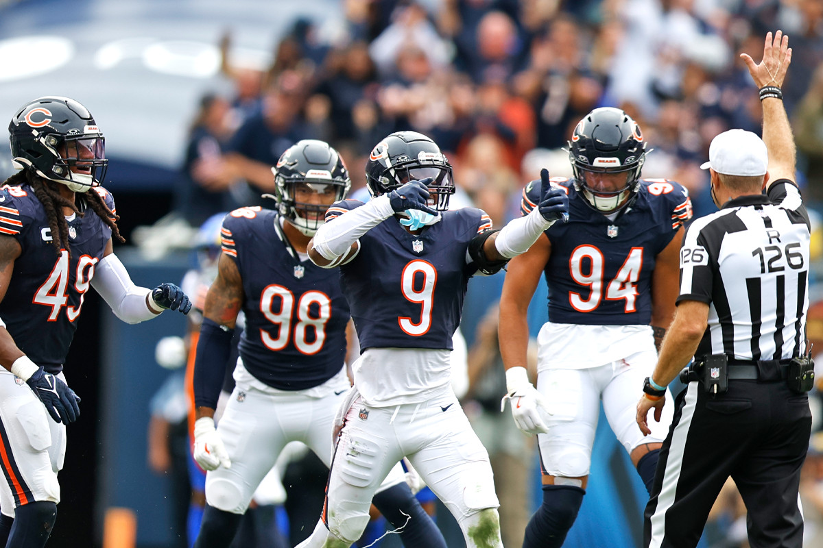 Jaquan Brisker et la défense des Chicago Bears contre les Rams